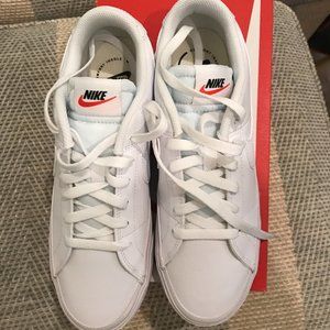 Nike Court Legacy